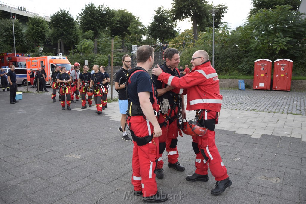 Koelner Seilbahn Gondel blieb haengen Koeln Linksrheinisch P760.JPG - Miklos Laubert